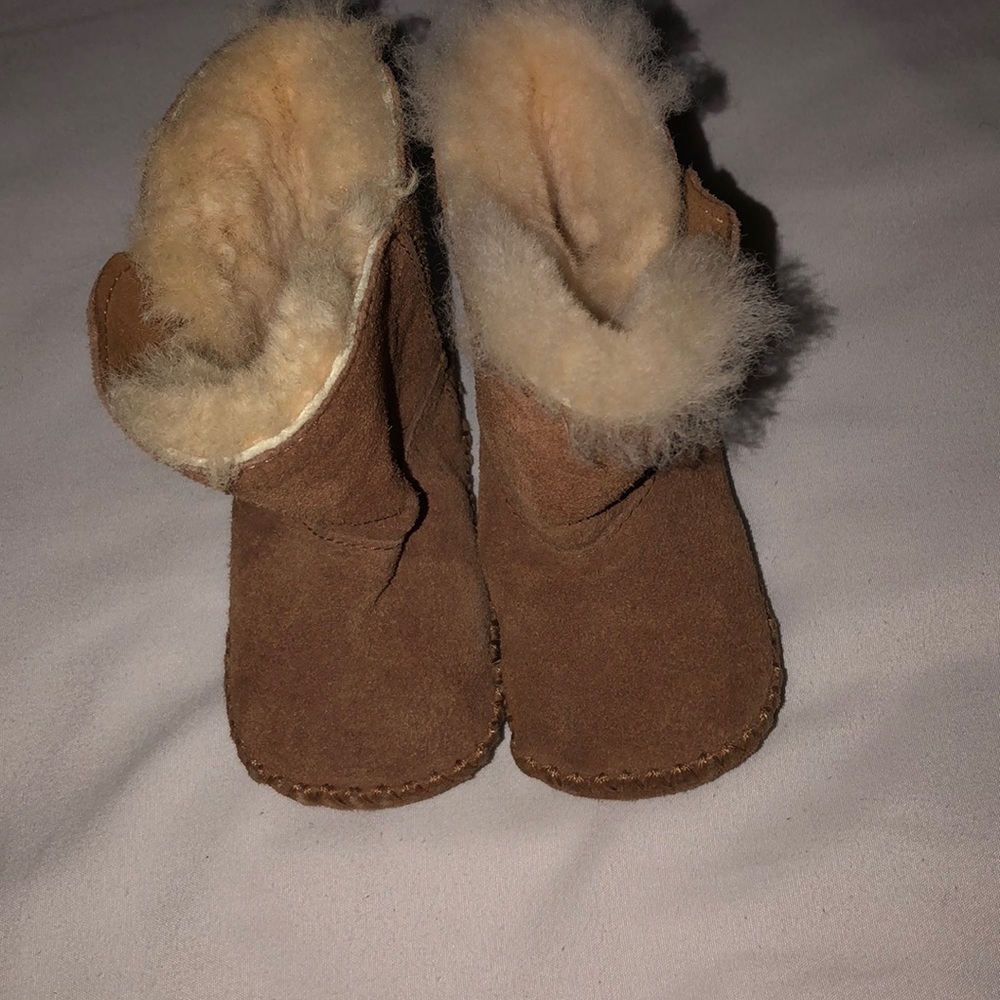 Boots babies Uggs